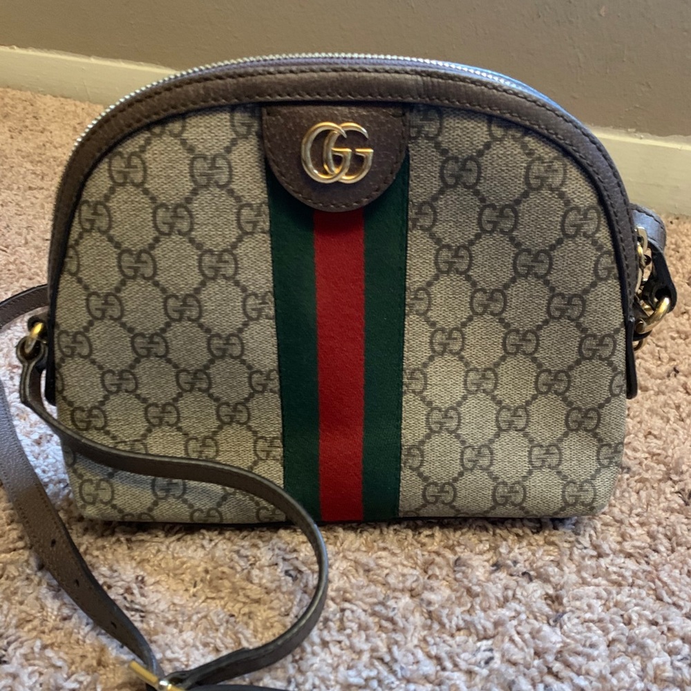 Gucci women’s Ophidia GG supreme small bag